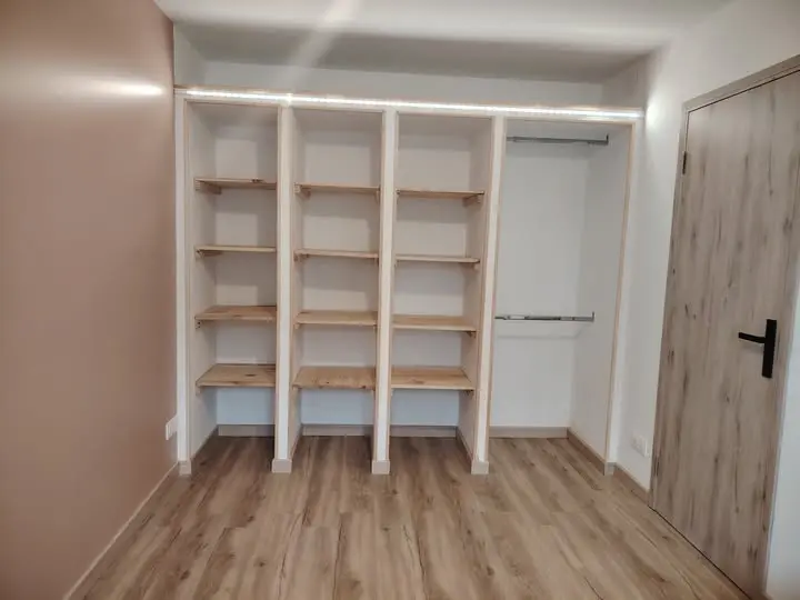 Dressing sous pente aménagé sur mesure